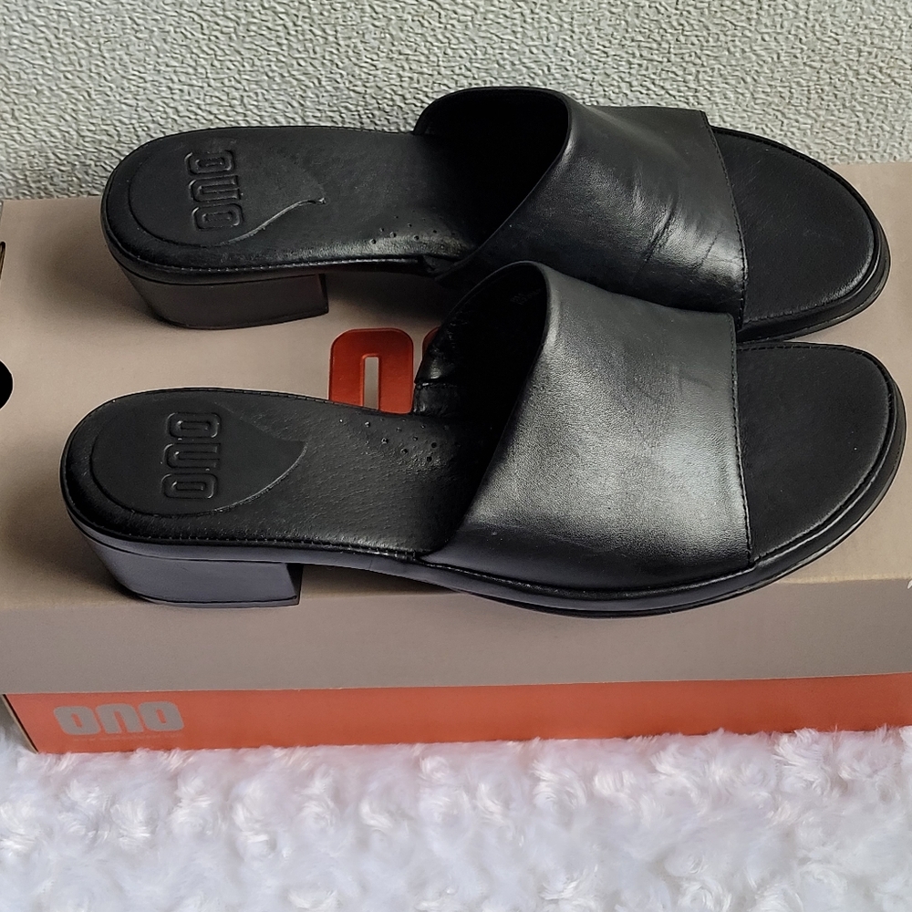 ONO Bo Black Leather Slide Sandals--8M